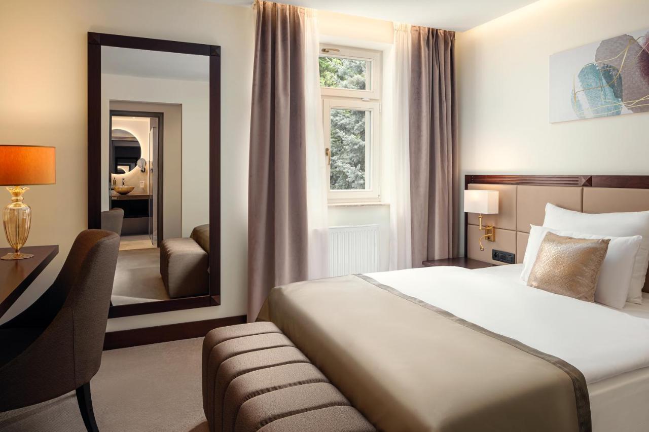 קרלובי וארי Boutique Hotel Saxonia מראה חיצוני תמונה