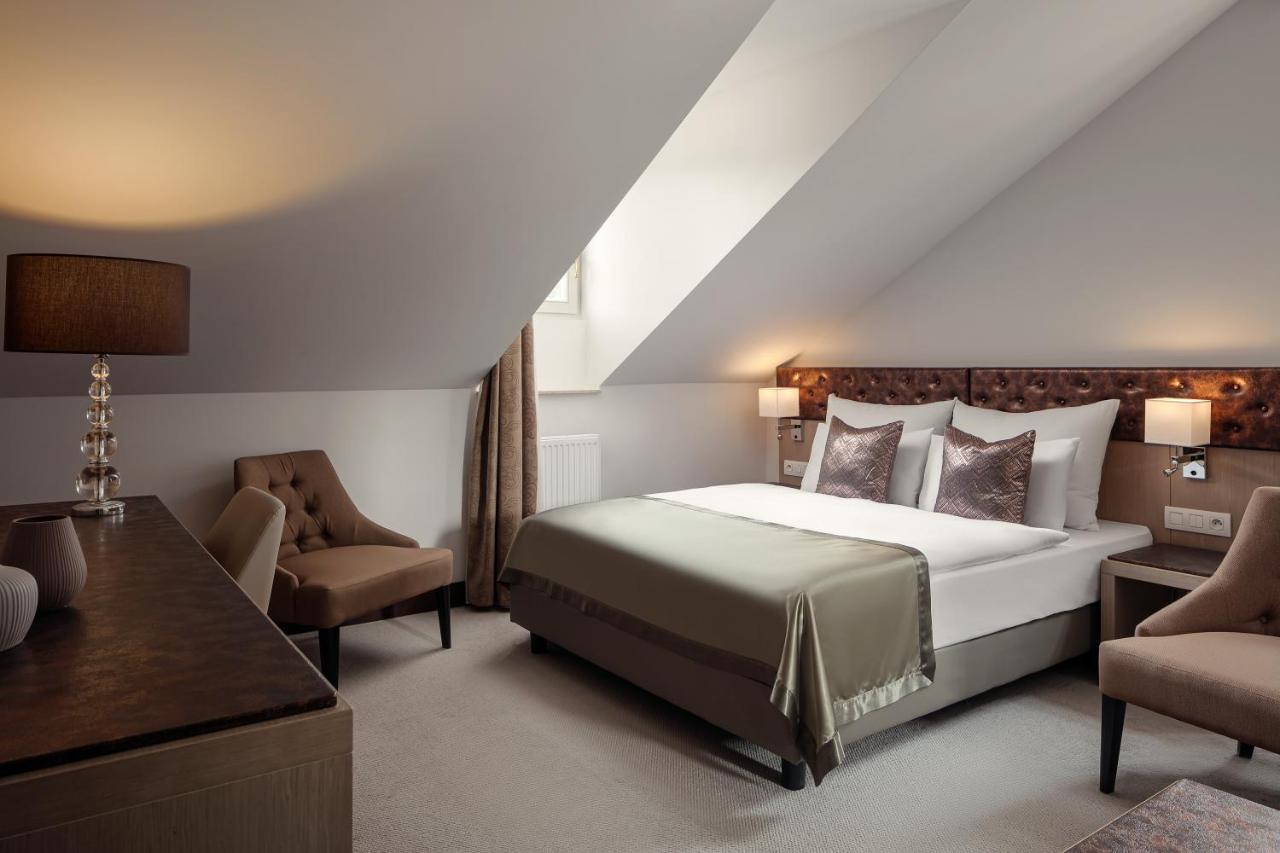 קרלובי וארי Boutique Hotel Saxonia מראה חיצוני תמונה